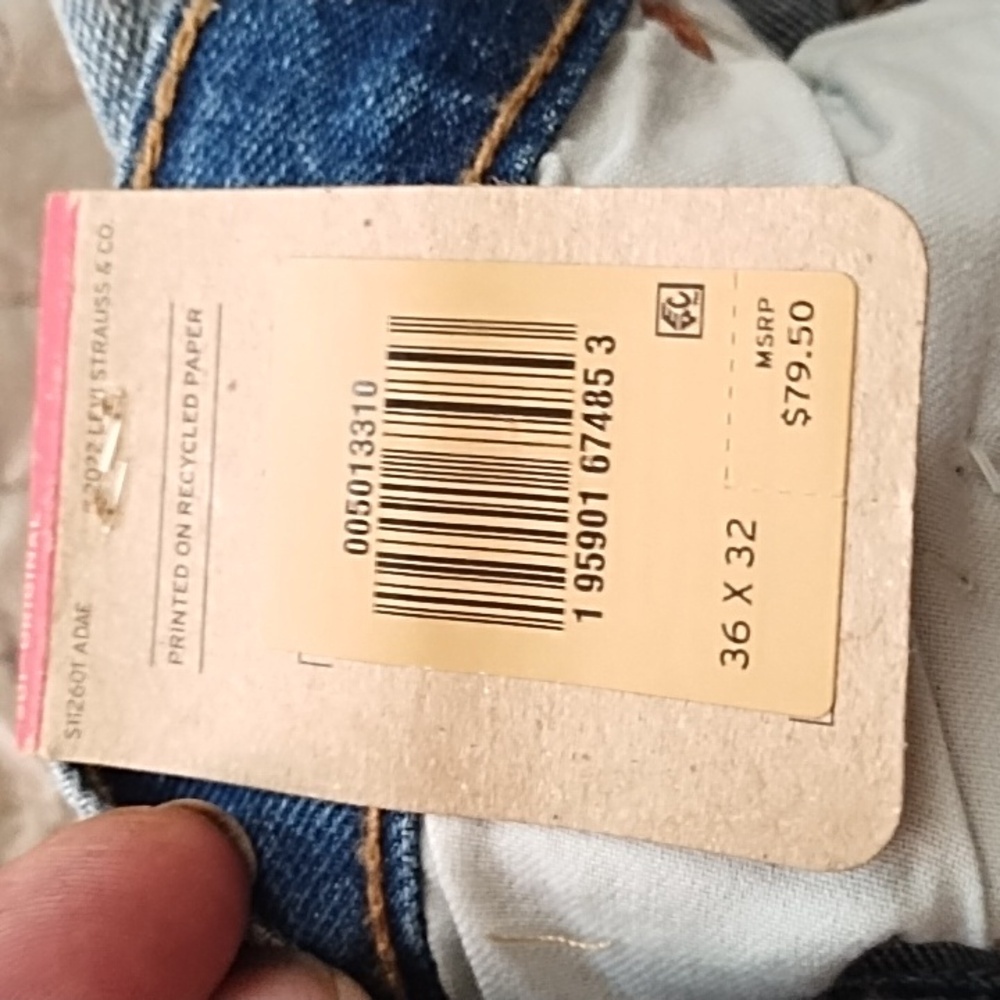 Levi's - Picture 3 of 3